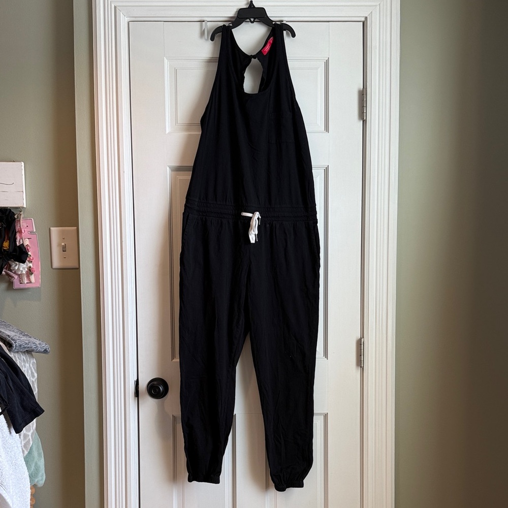 Black Sleeveless Jumpsuit with drawstring and pockets